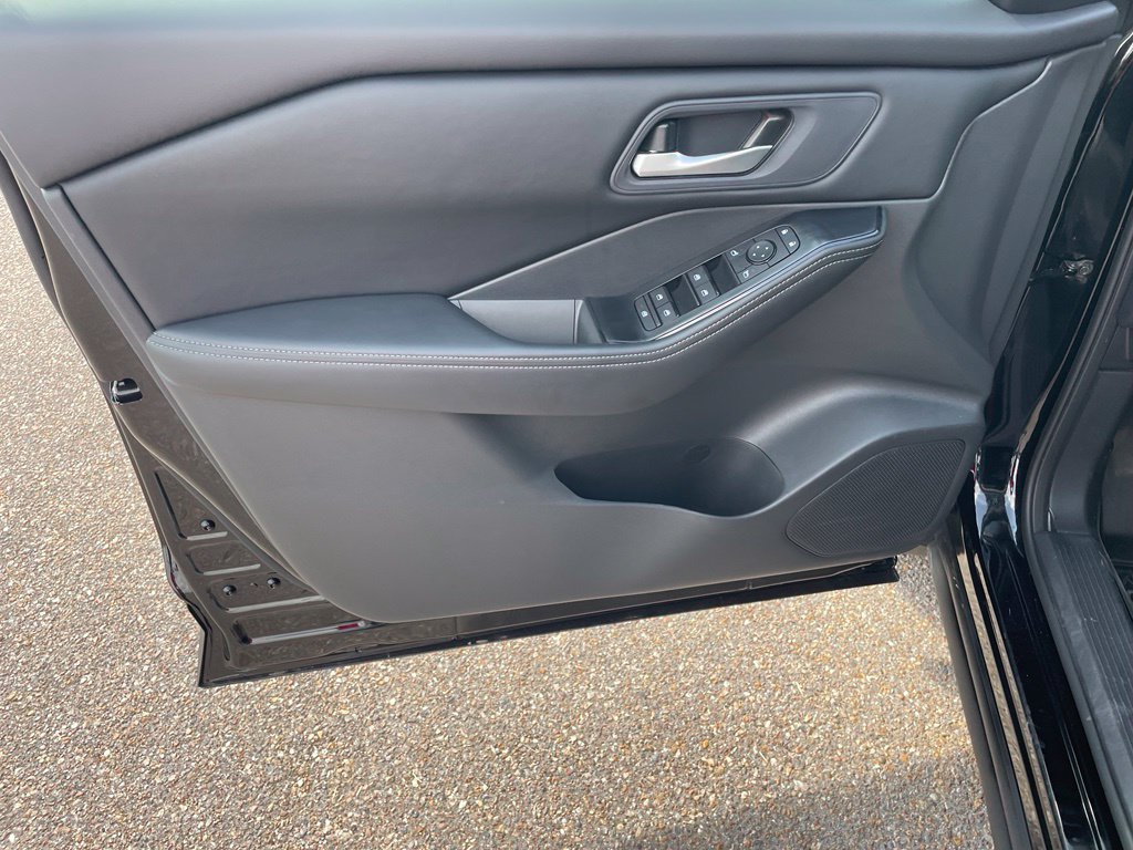 Certified 2026 Nissan Rogue SV FWD image 26