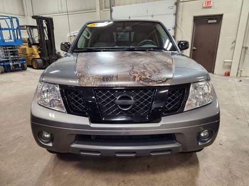 Used 2020 Nissan Frontier SV w/ Midnight Edition Floor Mats image 8