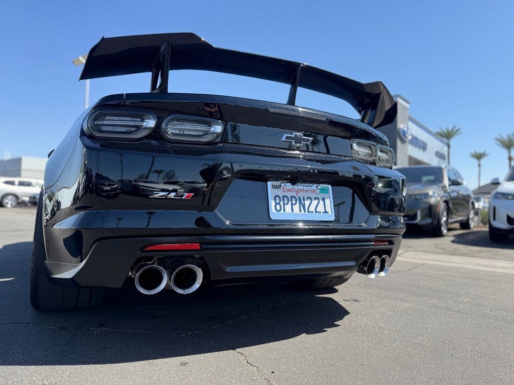 Used 2020 Chevrolet Camaro ZL1 RWD image 5