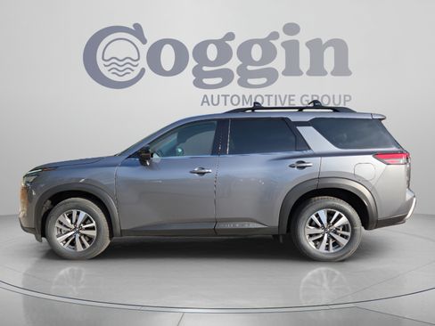 Certified 2026 Nissan Pathfinder SL AWD/4WD image 3