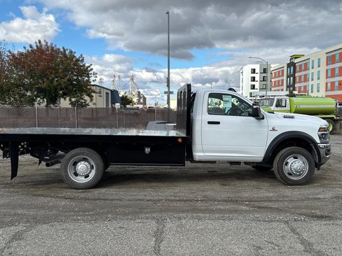 New 2026 RAM 5500 Tradesman w/ Chrome Appearance Group image 2