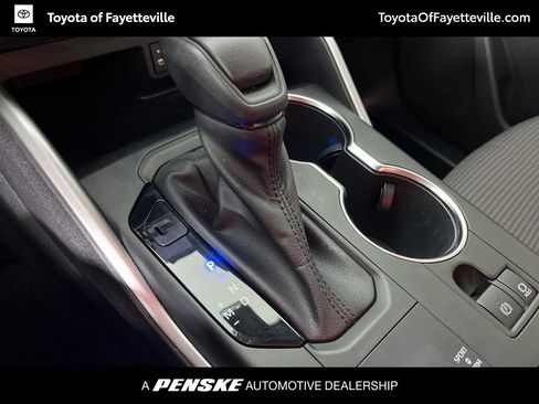 Certified 2022 Toyota Highlander L image 32