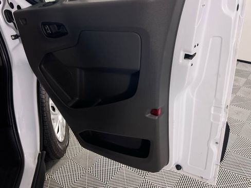 Used 2023 Ford Transit 350 XLT image 30