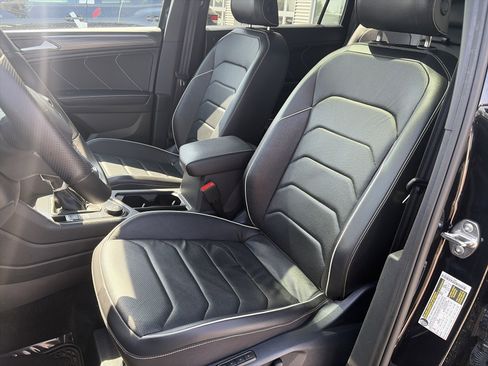 Used 2024 Volkswagen Tiguan SEL R-Line image 43