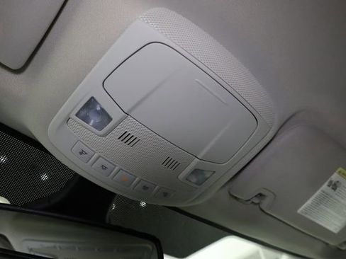 Used 2023 Ford Edge Titanium image 27