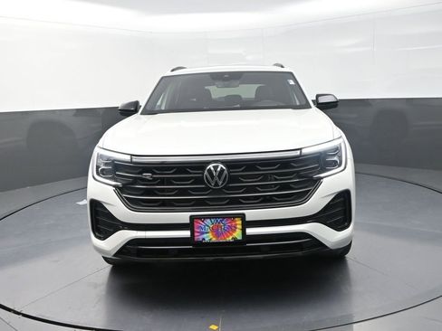 New 2026 Volkswagen Atlas Cross Sport SEL R-Line image 2