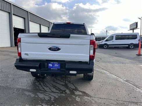 Used 2017 Ford F250 Lariat w/ Lariat Ultimate Package image 4