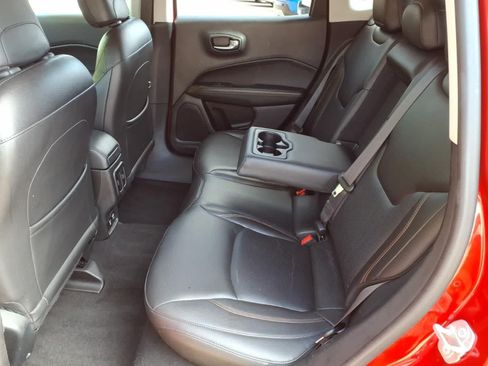 Used 2018 Jeep Compass Limited AWD/4WD image 9