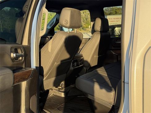 Used 2023 GMC Sierra 3500 SLT w/ SLT Convenience Package image 30