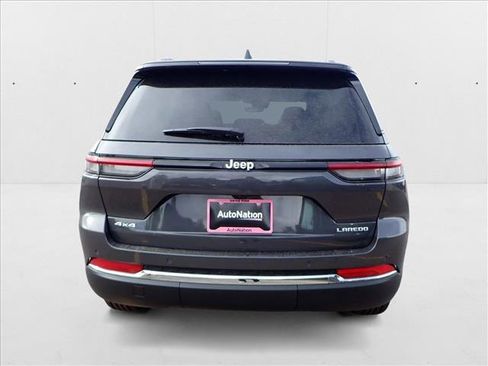 New 2025 Jeep Grand Cherokee Laredo w/ Luxury Tech Group I image 3