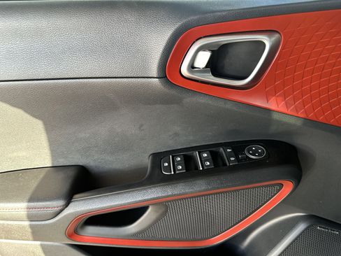 Used 2023 Kia Soul GT-Line w/ GT-Line Technology Package image 30