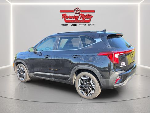 Used 2024 Kia Seltos SX AWD/4WD image 3