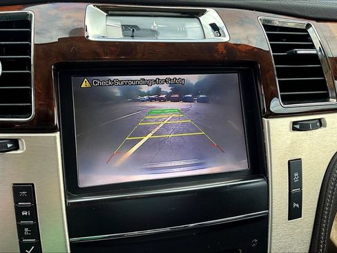 Used 2013 Cadillac Escalade ESV Platinum AWD/4WD image 14