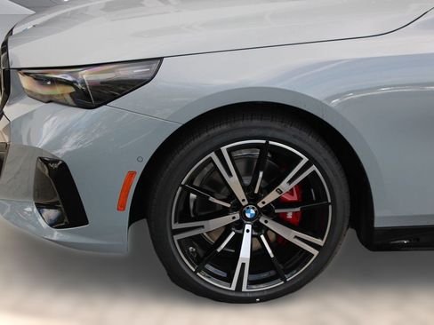 Used 2026 BMW 530i w/ M Sport Package RWD image 13