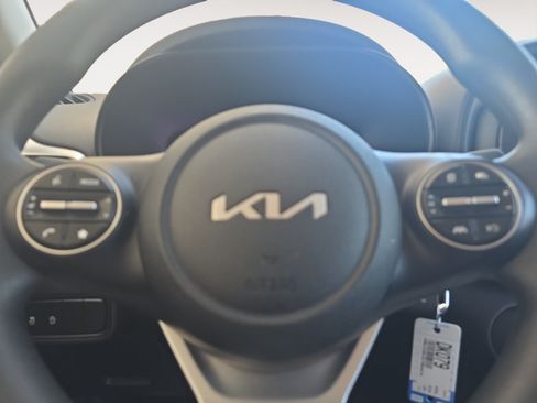 Certified 2025 Kia Soul LX w/ LX Technology Package FWD image 11