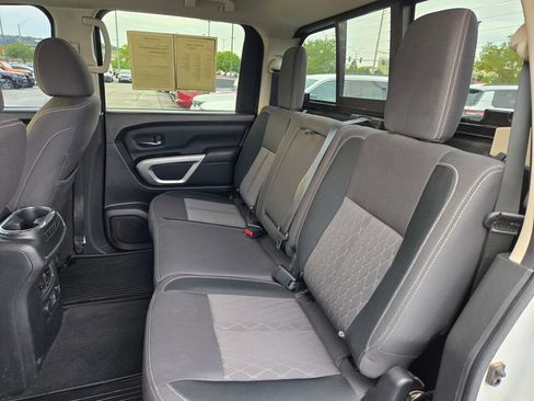 Used 2024 Nissan Titan SV w/ SV Convenience Package AWD/4WD image 25