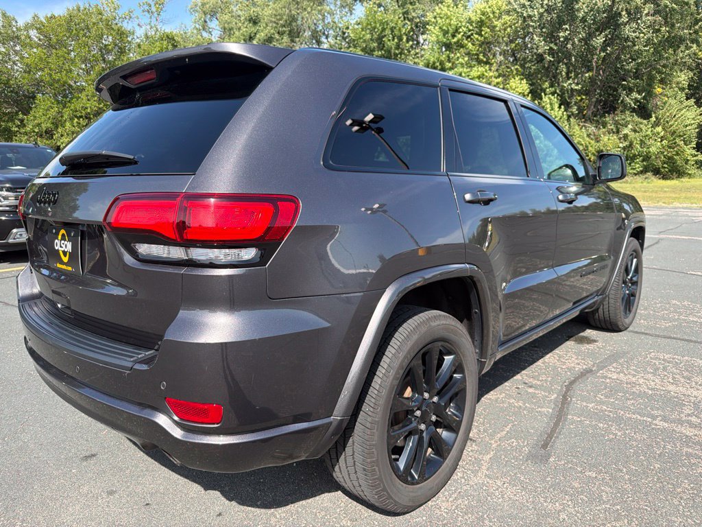 Used 2020 Jeep Grand Cherokee Altitude AWD/4WD image 7