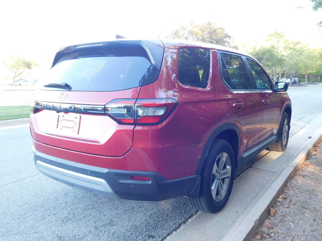 Used 2025 Honda Pilot EX-L image 4