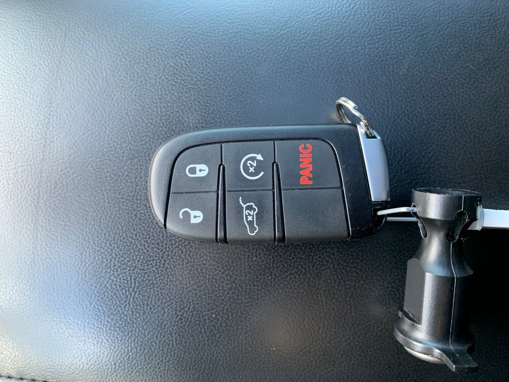 Used 2020 Jeep Grand Cherokee Altitude AWD/4WD image 30