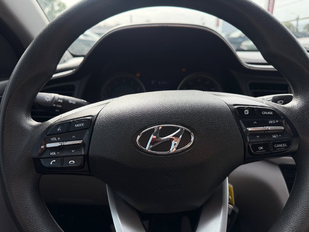 Used 2020 Hyundai Elantra SEL FWD image 31