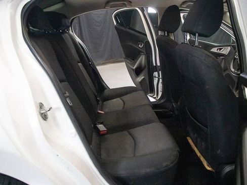 Used 2018 MAZDA MAZDA3 Sport FWD image 18