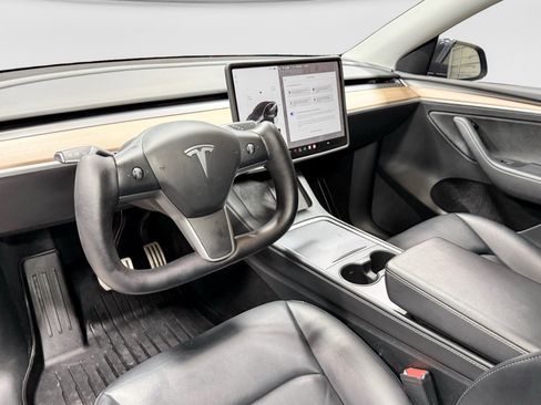 Used 2023 Tesla Model Y Performance AWD/4WD image 17