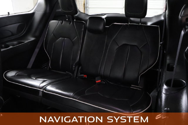 Used 2025 Chrysler Pacifica Limited FWD image 17