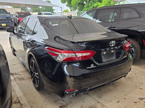 Used 2019 Toyota Camry XSE FWD image 5