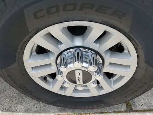 Used 2017 Ford F350 XLT image 5