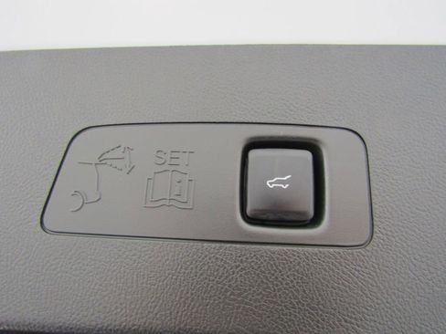 Used 2025 Lincoln Corsair Grand Touring w/ Equipment Group 301A image 7