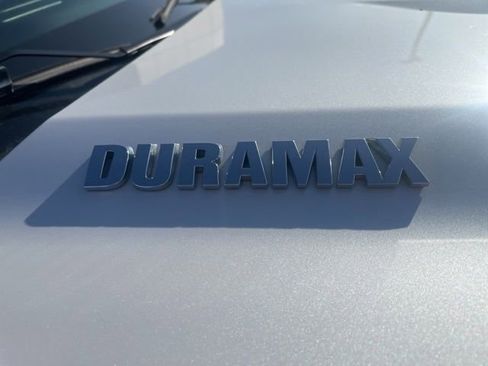 Used 2020 Chevrolet Silverado 1500 High Country w/ Technology Package image 4