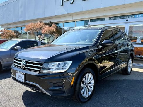 Used 2018 Volkswagen Tiguan SE AWD/4WD image 3