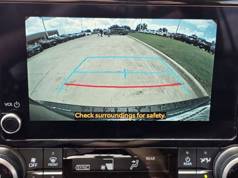 Certified 2025 Toyota Highlander XLE FWD image 16