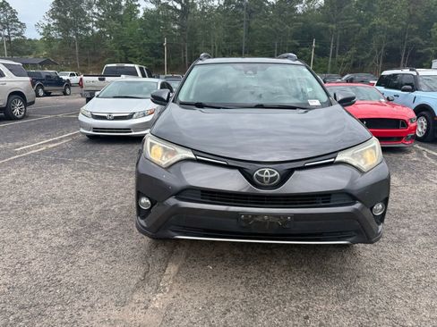Used 2018 Toyota RAV4 XLE w/ Plus Extra Value Package FWD image 2