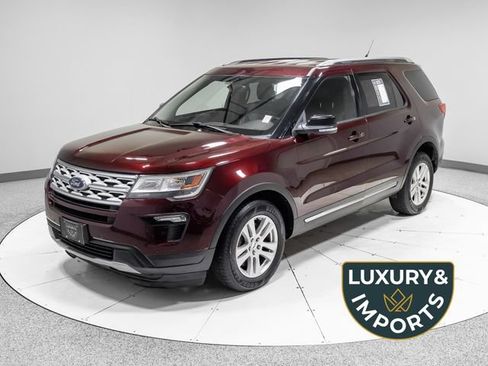 Used 2018 Ford Explorer XLT w/ Equipment Group 202A AWD/4WD image 1