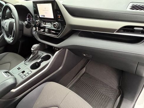 Used 2023 Toyota Highlander LE image 35