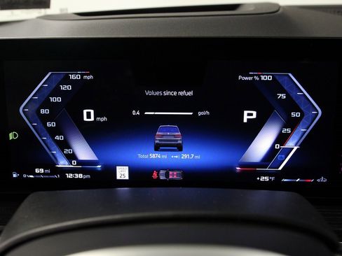 Used 2025 BMW X7 M60i image 13