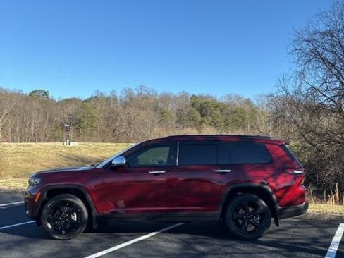 Used 2024 Jeep Grand Cherokee L Altitude image 2