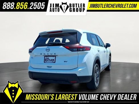 Used 2024 Nissan Rogue SV FWD image 25