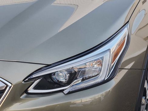 Used 2021 Subaru Outback Limited image 9