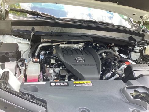 Used 2024 Toyota Grand Highlander AWD image 22