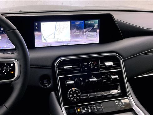 New 2026 Nissan Armada SL image 6