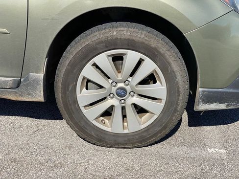 Used 2019 Subaru Outback 2.5i Premium AWD/4WD image 5