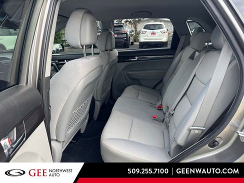Used 2011 Kia Sorento LX AWD/4WD image 11