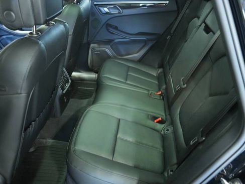 Certified 2025 Porsche Macan AWD/4WD image 26