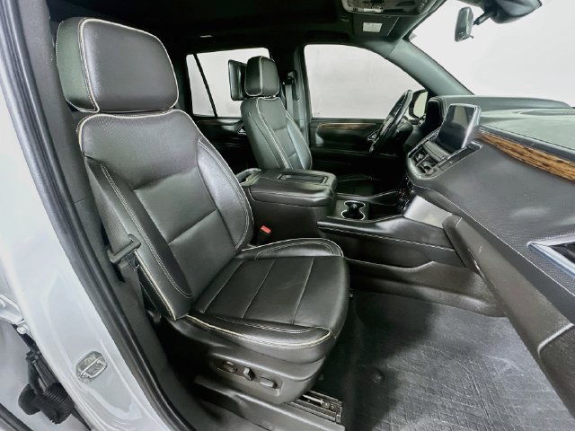 Used 2021 Chevrolet Tahoe Premier w/ Premium Package AWD/4WD image 7