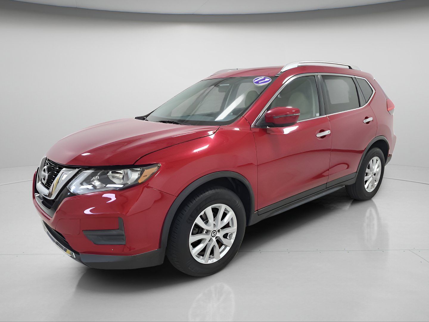Used 2017 Nissan Rogue SV AWD/4WD image 3