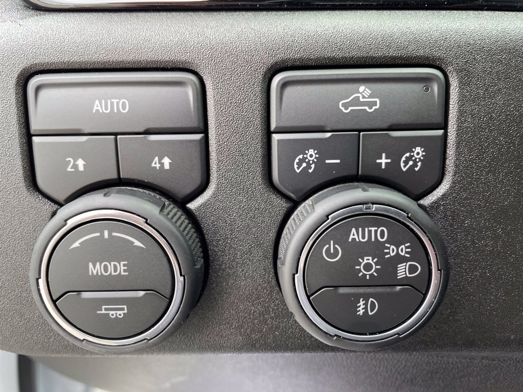 Used 2026 Chevrolet Silverado 1500 RST AWD/4WD image 16