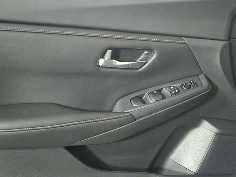 Used 2024 Nissan Sentra SV FWD image 13
