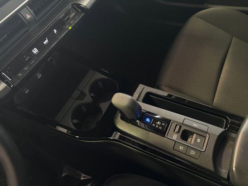 Used 2025 Toyota Prius LE image 42